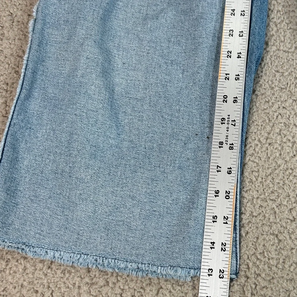 Levi's 94 Baggy Wide Leg Jeans Light Wash Denim Cropped Raw Hem Size 10  Reg